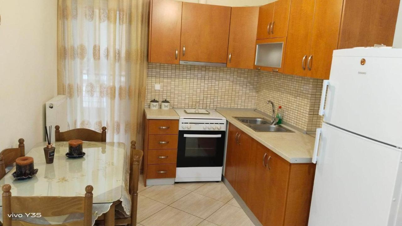 ομορφο διαμερισμα στο κεντρο της πολης με παρκιν Apartment